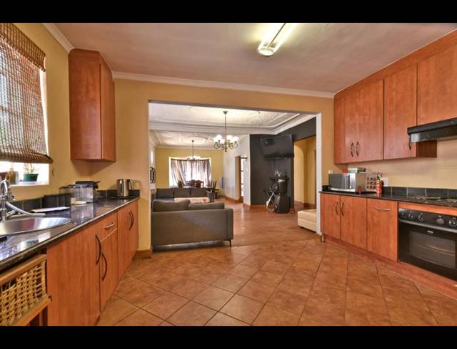 5 BEDROOM HOUSE FOR SALE IN KENSINGTON